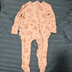 Posh Peanut Cream Floral Zippy